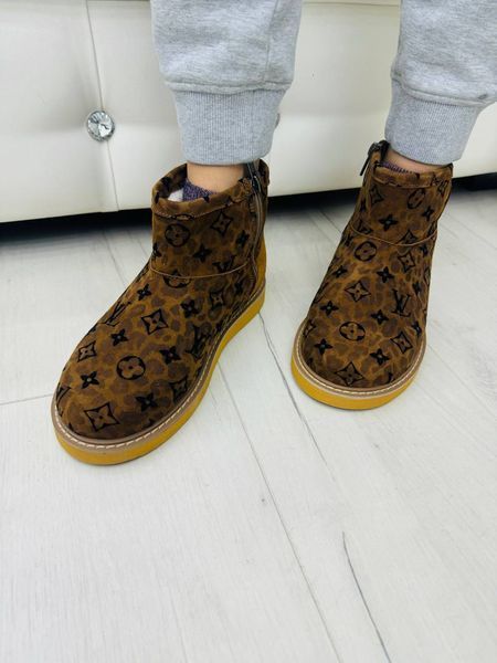 Уггі жіночі нубук міні 30-42 UGG mini фото